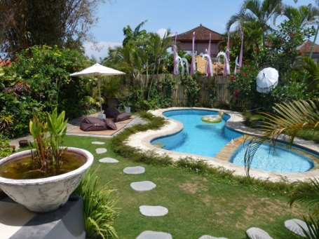 521831_192239964246559_1522124925_n